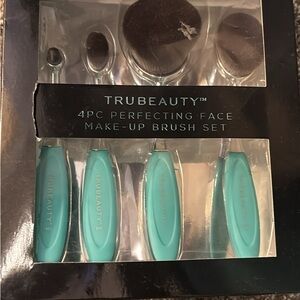 True Beauty Makeup Brush Set - Blue